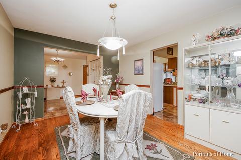 855 Brewster Ln, Bartlett, IL 60103 photo 10