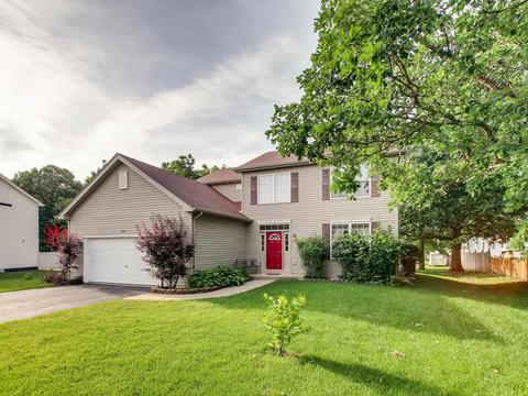 590 Donna Ave, Aurora, IL 60505 photo 1