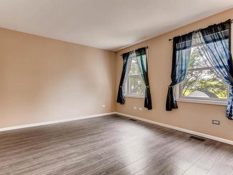 590 Donna Ave, Aurora, IL 60505 photo 10