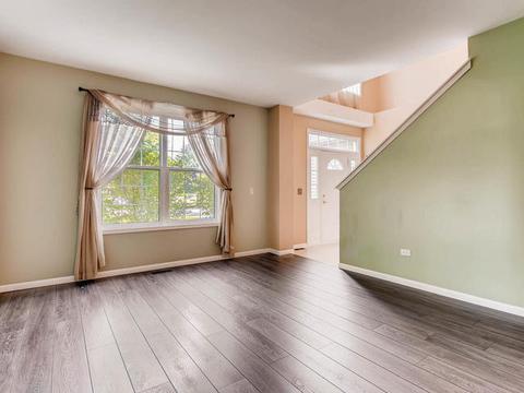 590 Donna Ave, Aurora, IL 60505 photo 2