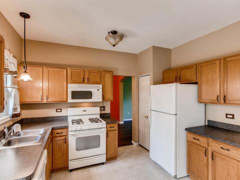 590 Donna Ave, Aurora, IL 60505 photo 13