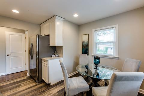 548 Radcliffe Ave, Des Plaines, IL 60016 photo 8