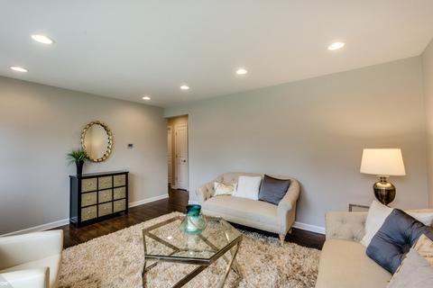 548 Radcliffe Ave, Des Plaines, IL 60016 photo 4
