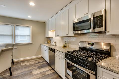 548 Radcliffe Ave, Des Plaines, IL 60016 photo 6