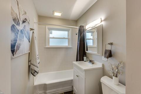 548 Radcliffe Ave, Des Plaines, IL 60016 photo 12
