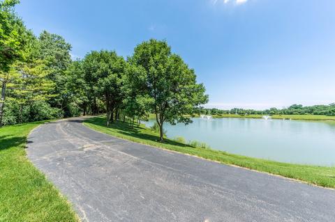 10 N Maple Ct, Addison, IL 60101 photo 22
