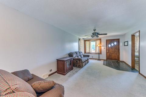 10 N Maple Ct, Addison, IL 60101 photo 7