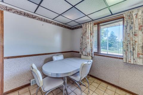 10 N Maple Ct, Addison, IL 60101 photo 12