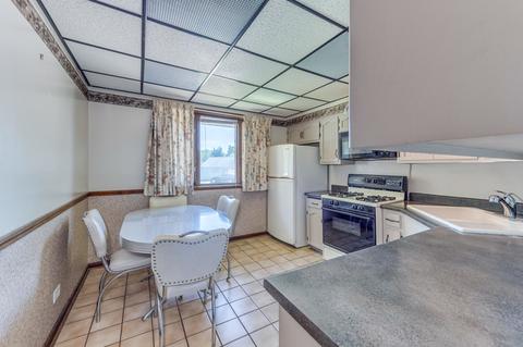 10 N Maple Ct, Addison, IL 60101 photo 11