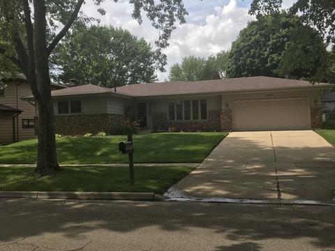 1230 Crestview Dr, Elgin, IL 60123 photo 1
