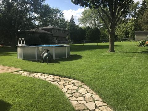 1230 Crestview Dr, Elgin, IL 60123 photo 3