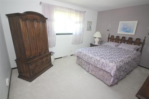 545 W Eggerding Dr, Addison, IL 60101 photo 12