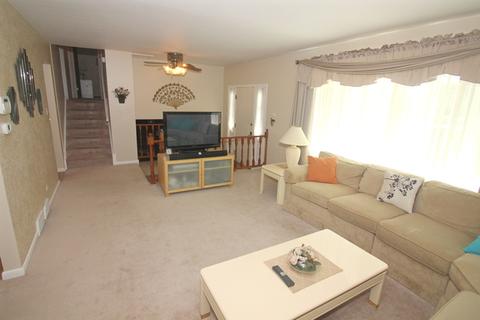 545 W Eggerding Dr, Addison, IL 60101 photo 5