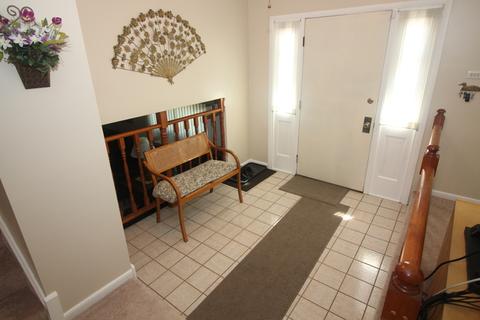 545 W Eggerding Dr, Addison, IL 60101 photo 3
