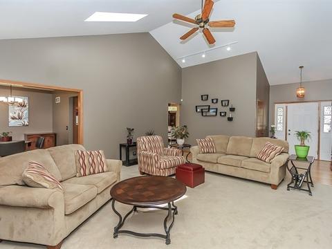 611 Yellowstone Dr, Elgin, IL 60123 photo 6