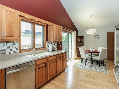 611 Yellowstone Dr, Elgin, IL 60123 photo 10
