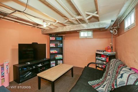 1073 Van St, Elgin, IL 60123 photo 13