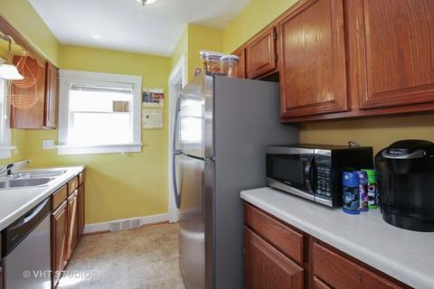 1073 Van St, Elgin, IL 60123 photo 5