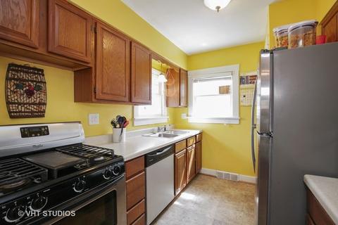 1073 Van St, Elgin, IL 60123 photo 4
