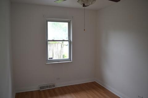 515 Willard Ave, Elgin, IL 60120 photo 9