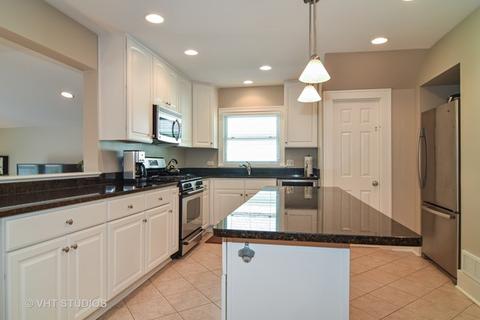 712 E Indiana St, Wheaton, IL 60187 photo 4