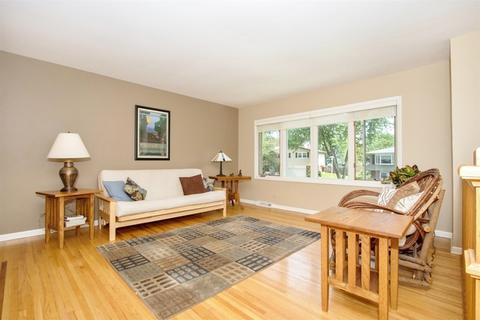 633 Juniper Ln, Bartlett, IL 60103 photo 3