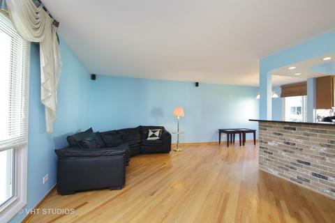 648 Ash Ln, Wheeling, IL 60090 photo 2