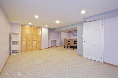 648 Ash Ln, Wheeling, IL 60090 photo 9