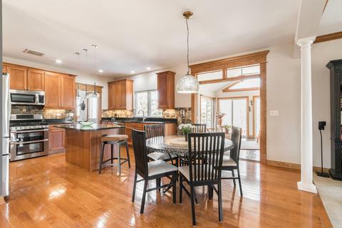 250 Pleasant Dr, Bartlett, IL 60103 photo 7