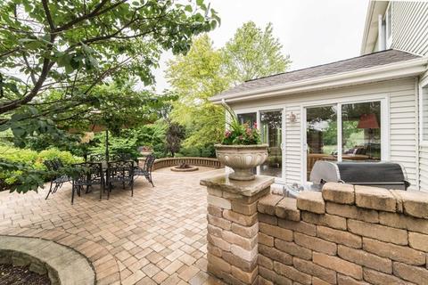 250 Pleasant Dr, Bartlett, IL 60103 photo 4
