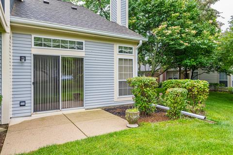 426 Cromwell Cir #1, Bartlett, IL 60103 photo 3