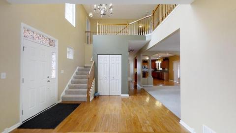 145 Sunflower Ln, Bartlett, IL 60103 photo 6