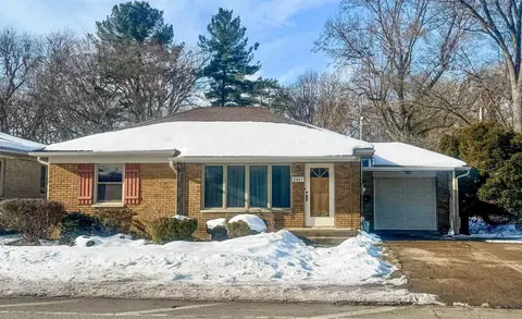 2601 7th St, East Moline, IL 61244