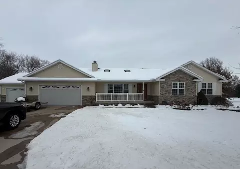 11501 Devilscreek Rd, Blue Grass, IA 52726