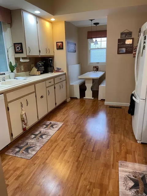 2004 Wall St, Murphysboro, IL 62966 photo 15
