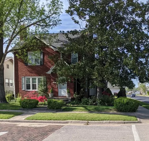 2004 Wall St, Murphysboro, IL 62966