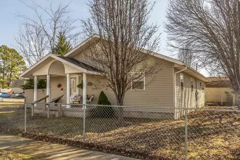1002 E Main St, West Frankfort, IL 62896