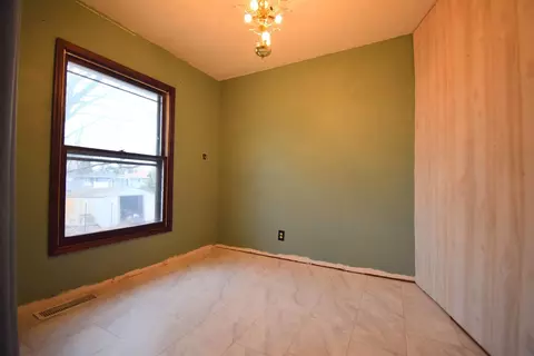 Bedroom - 69 Cherry Dr, Mount Vernon, IL 62864 photo 1 of 7