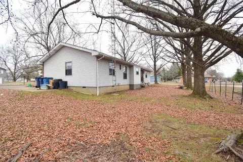 Exterior - 69 Cherry Dr, Mount Vernon, IL 62864 photo 6 of 6
