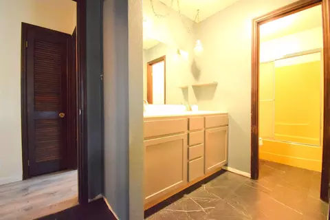 Bath - 69 Cherry Dr, Mount Vernon, IL 62864 photo 1 of 2