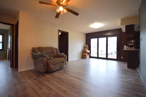 Living - 69 Cherry Dr, Mount Vernon, IL 62864 photo 1 of 4