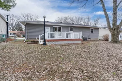 114 N 9 St, Eldridge, IA 52748 photo 2