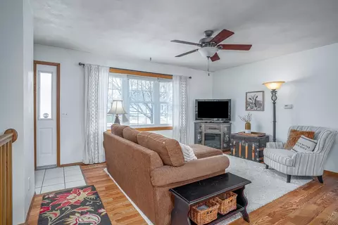 114 N 9 St, Eldridge, IA 52748 photo 9