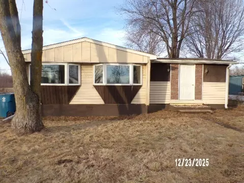 16713 10th Ave, Carbon Cliff, IL 61239