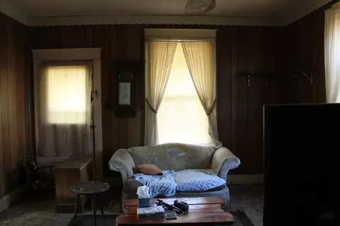 Living - 311 Wabash Ave, Centralia, IL 62801 photo 1 of 1