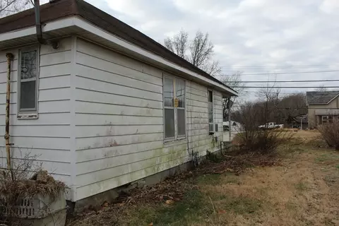 Exterior - 311 Wabash Ave, Centralia, IL 62801 photo 3 of 3