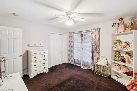 Bedroom - 3524 34th St, Moline, IL 61265 photo 5 of 6