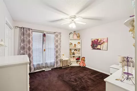 Bedroom - 3524 34th St, Moline, IL 61265 photo 4 of 6