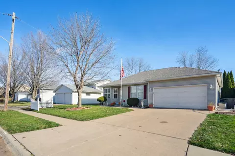 Exterior - 3524 34th St, Moline, IL 61265 photo 2 of 5