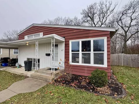1819 47th Street Court Ct, Moline, IL 61265